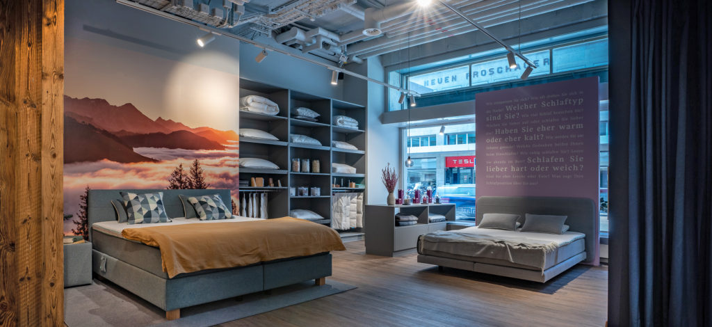 Isabelle Boxspring Legend Classic M2, Stoff: Forward niagara, Füsse: Eiche